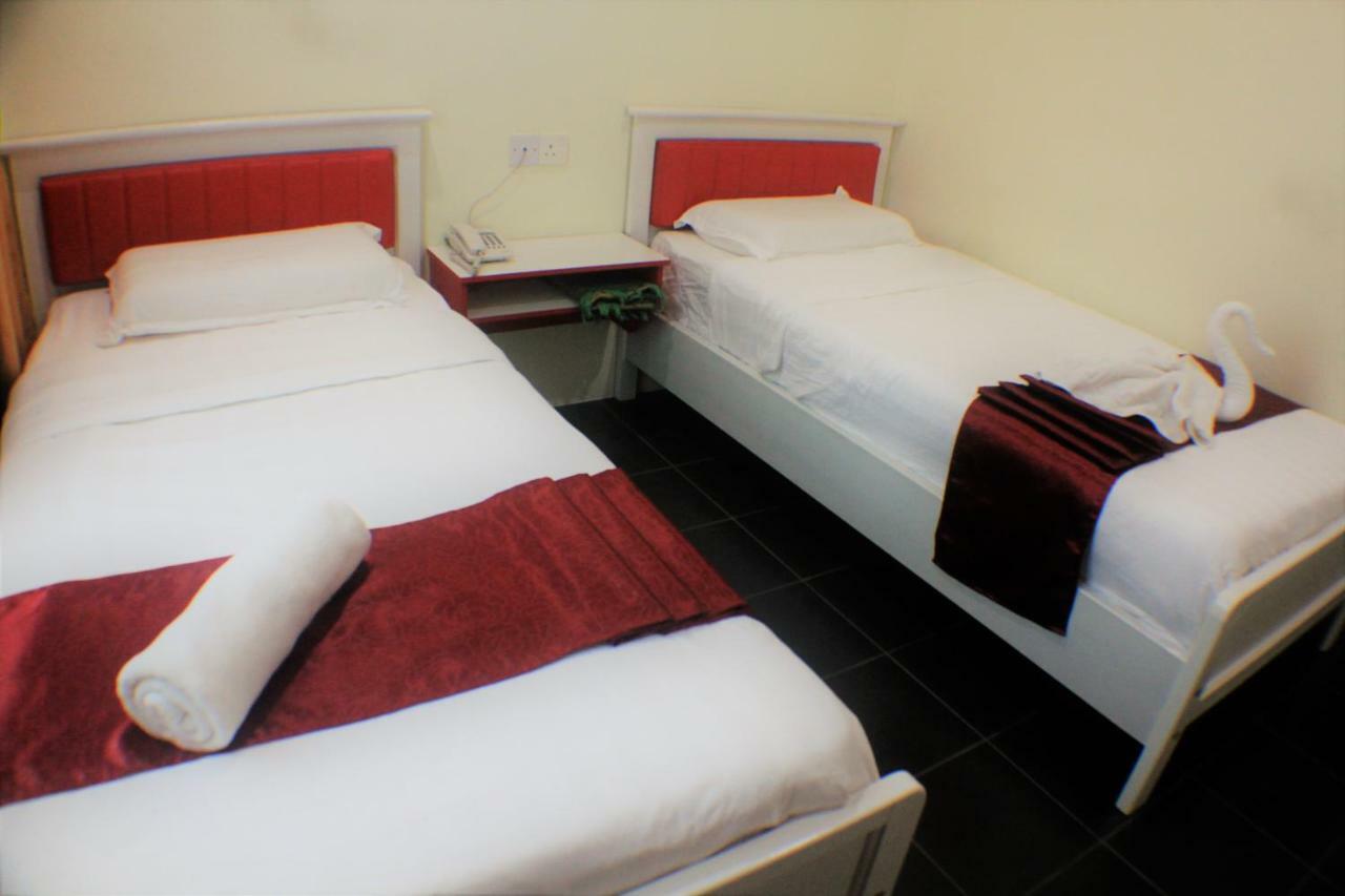Pz Hotel 瓜拉江沙 外观 照片